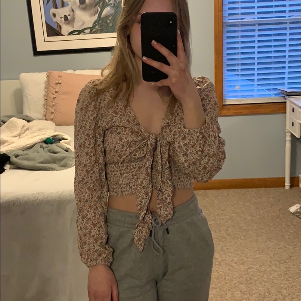 American Eagle top